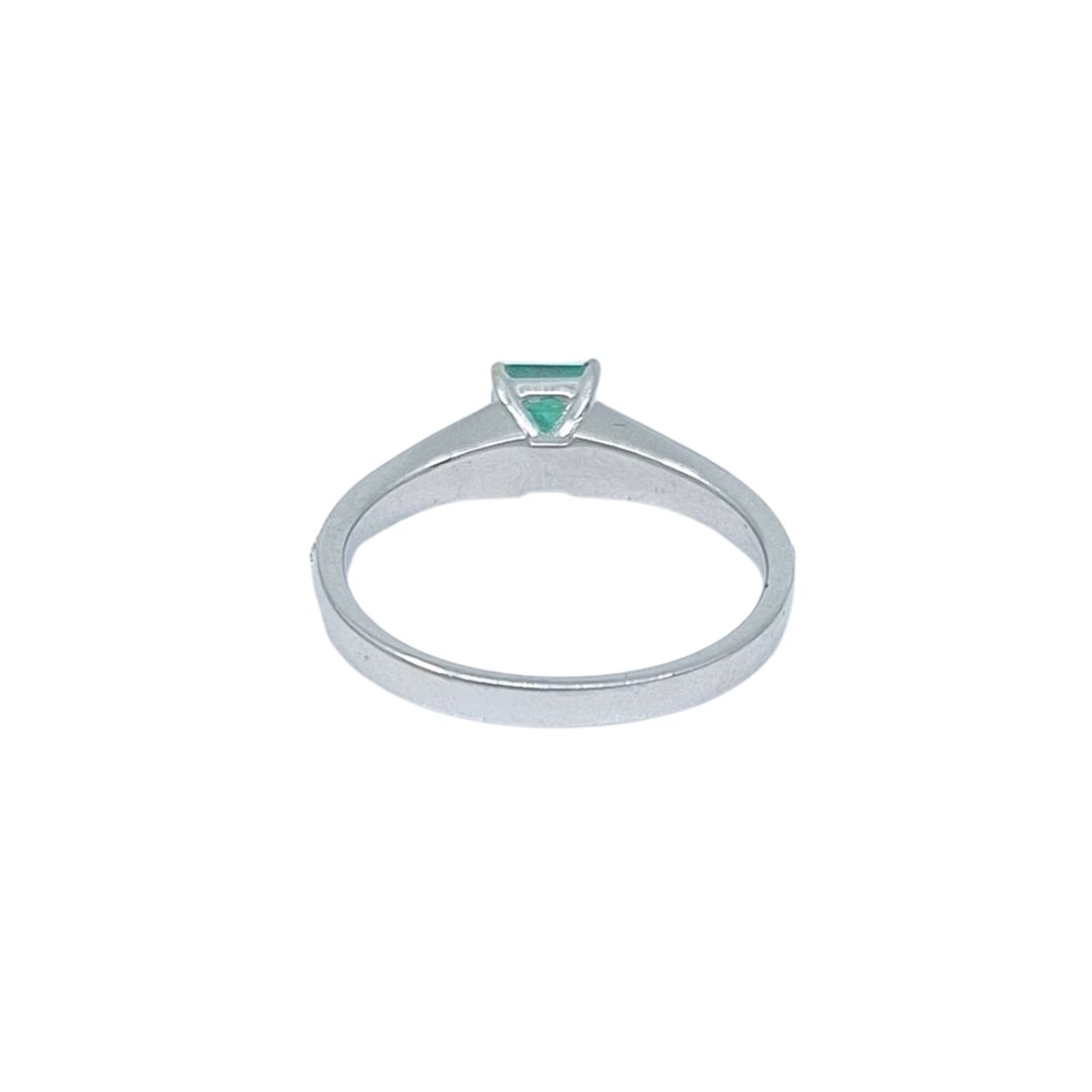 18ct White Gold Emerald & Diamond Ring