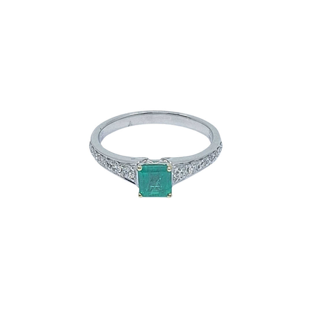 18ct White Gold Emerald & Diamond Ring