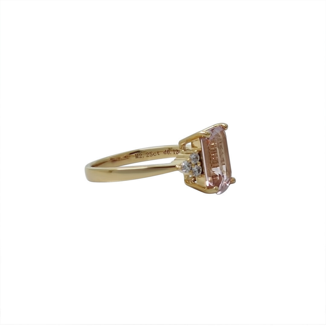 18ct Yellow Gold Morganite & Diamond Ring