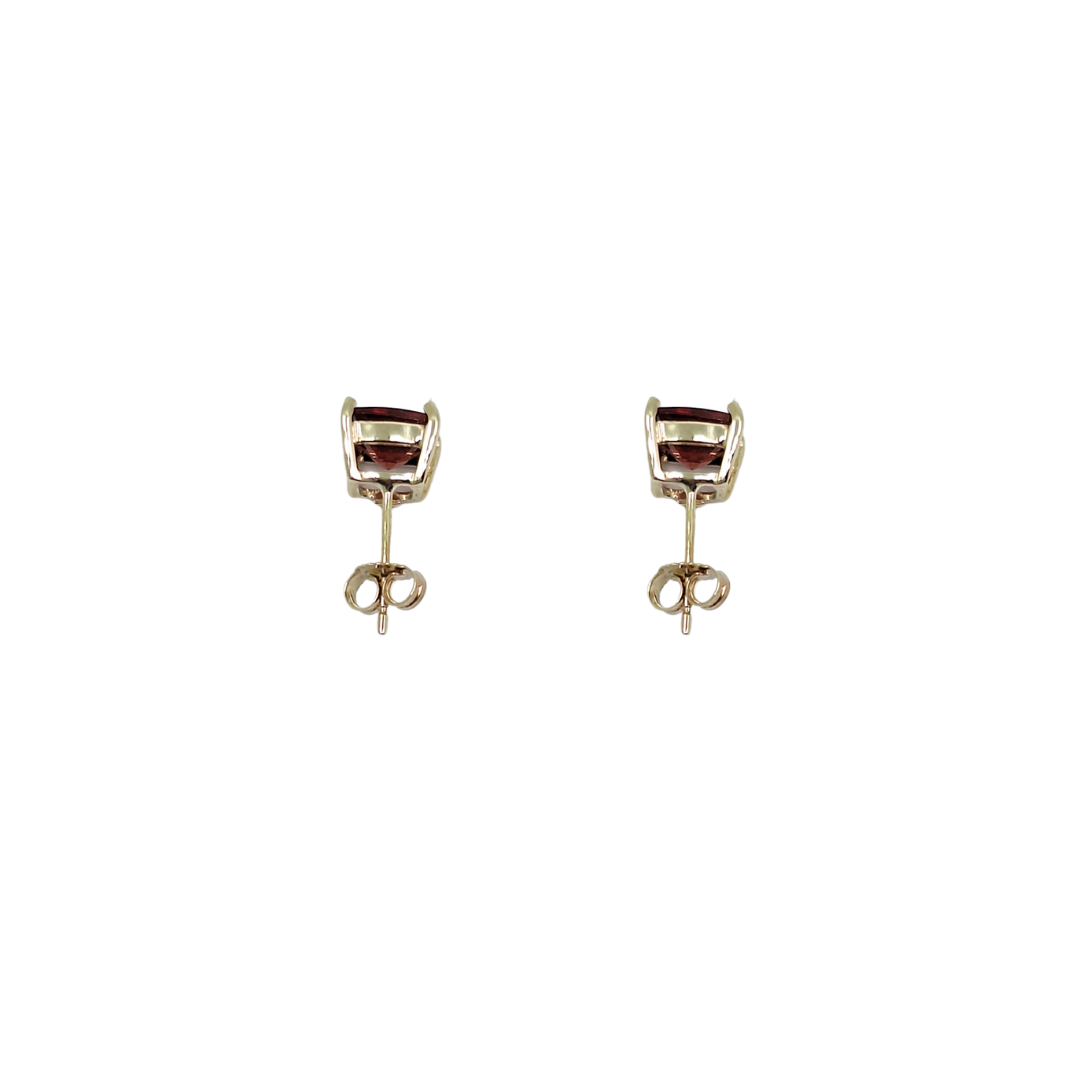 9ct Yellow Gold Garnet Stud Earrings