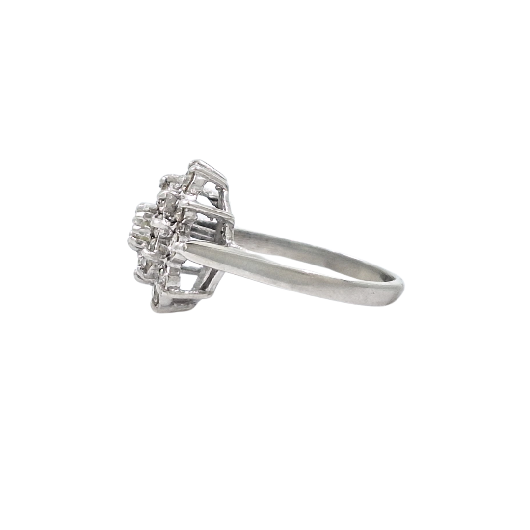 18ct White Gold Diamond Cluster Ring