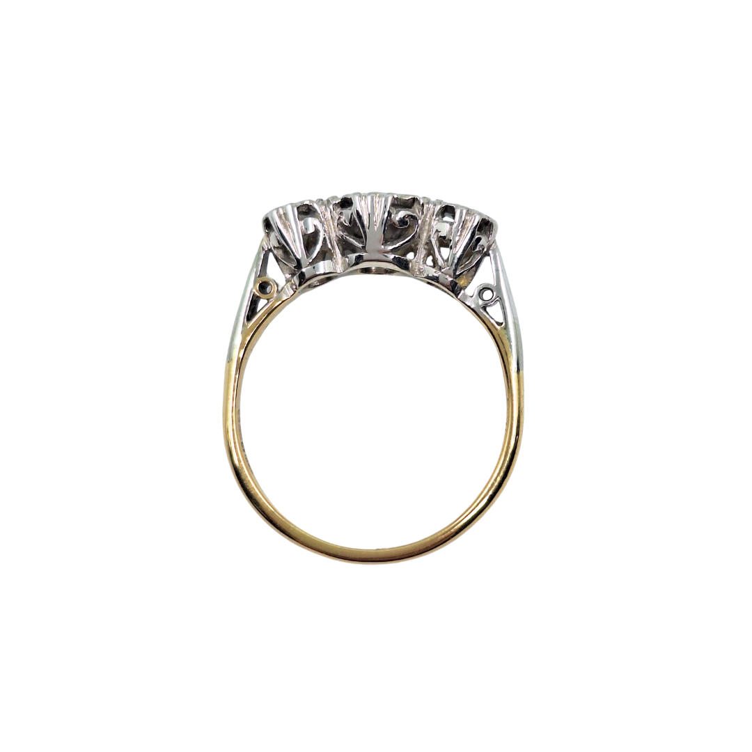18ct Yellow Gold Diamond Three Stone Illusion Set Ring