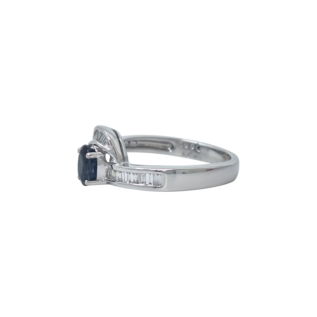 18ct White Gold Sapphire & Diamond Ring