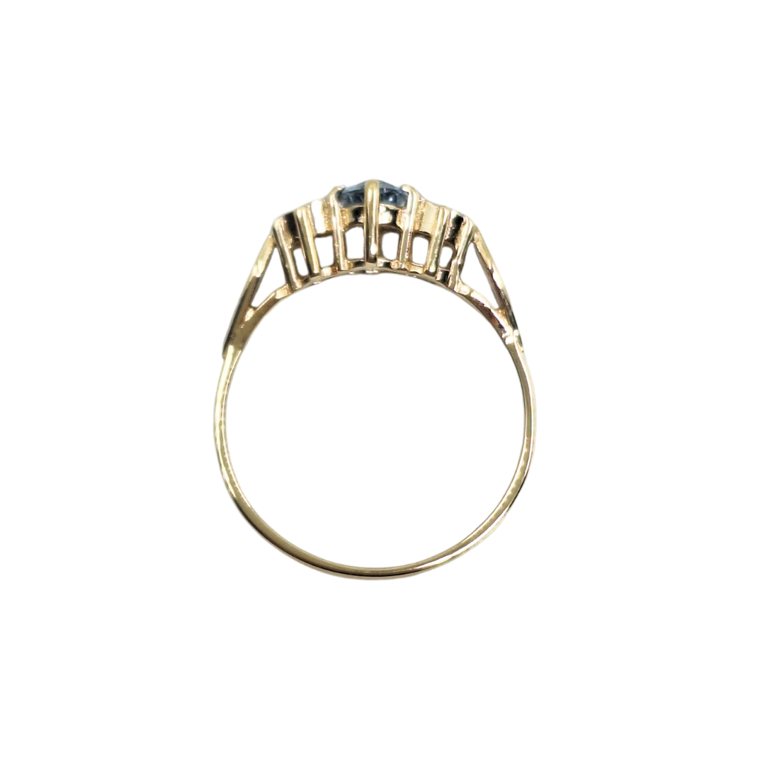 9ct Yellow Gold Blue Topaz & Diamond 3 Stone Ring