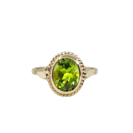 9ct Yellow Gold Peridot Solitaire Ring