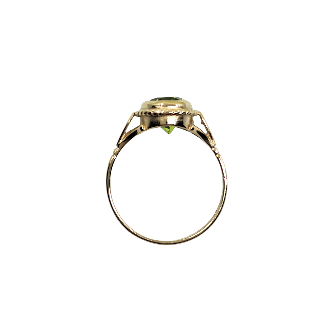9ct Yellow Gold Peridot Solitaire Ring