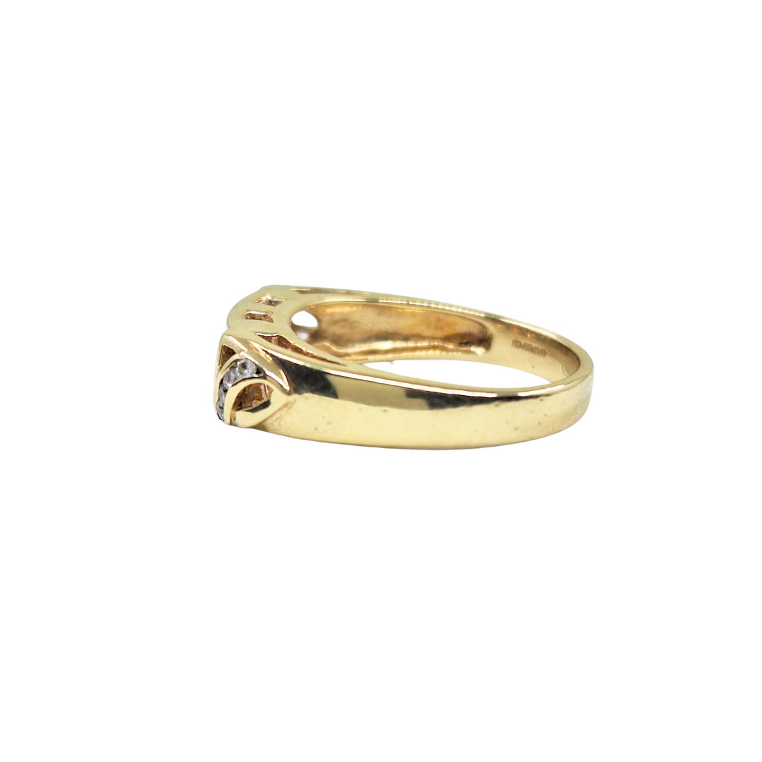 9ct Yellow Gold 3 Stone Garnet Ring