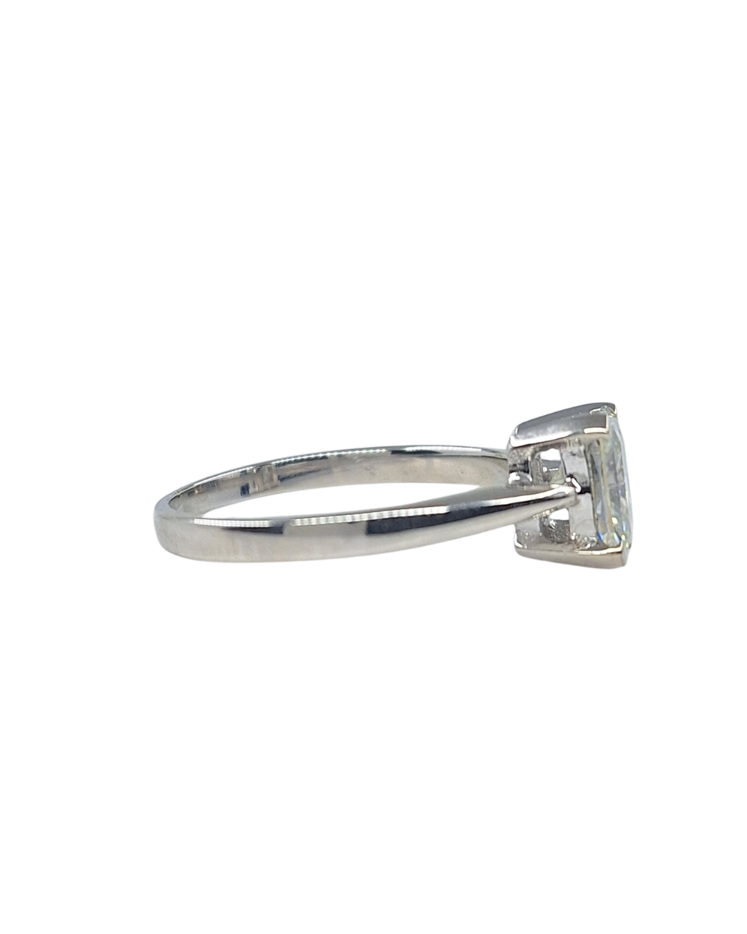 18ct White Gold Radiant Moissanite Ring