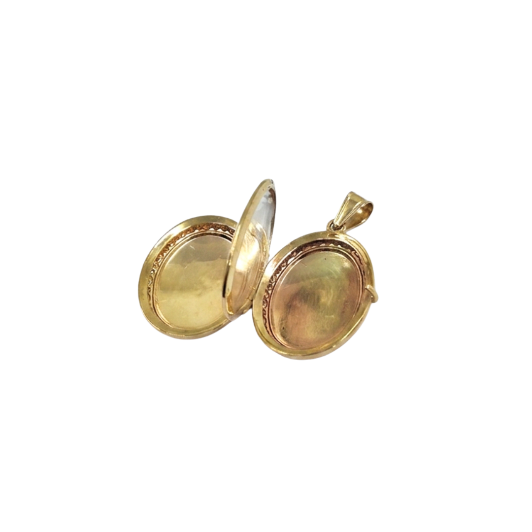 9ct Yellow Gold Engraved Family Locket