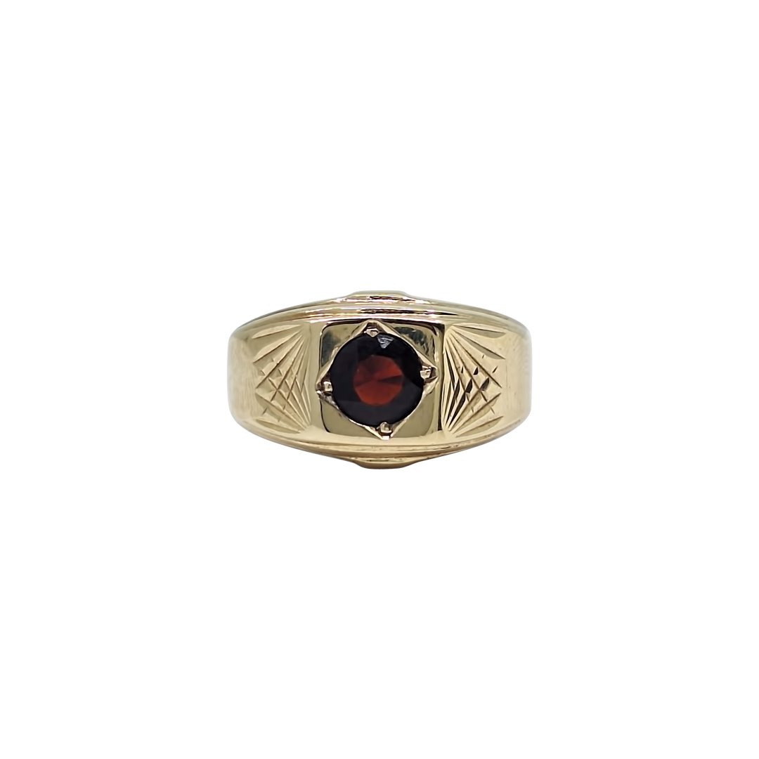 9ct Yellow Gold Garnet Signet Ring