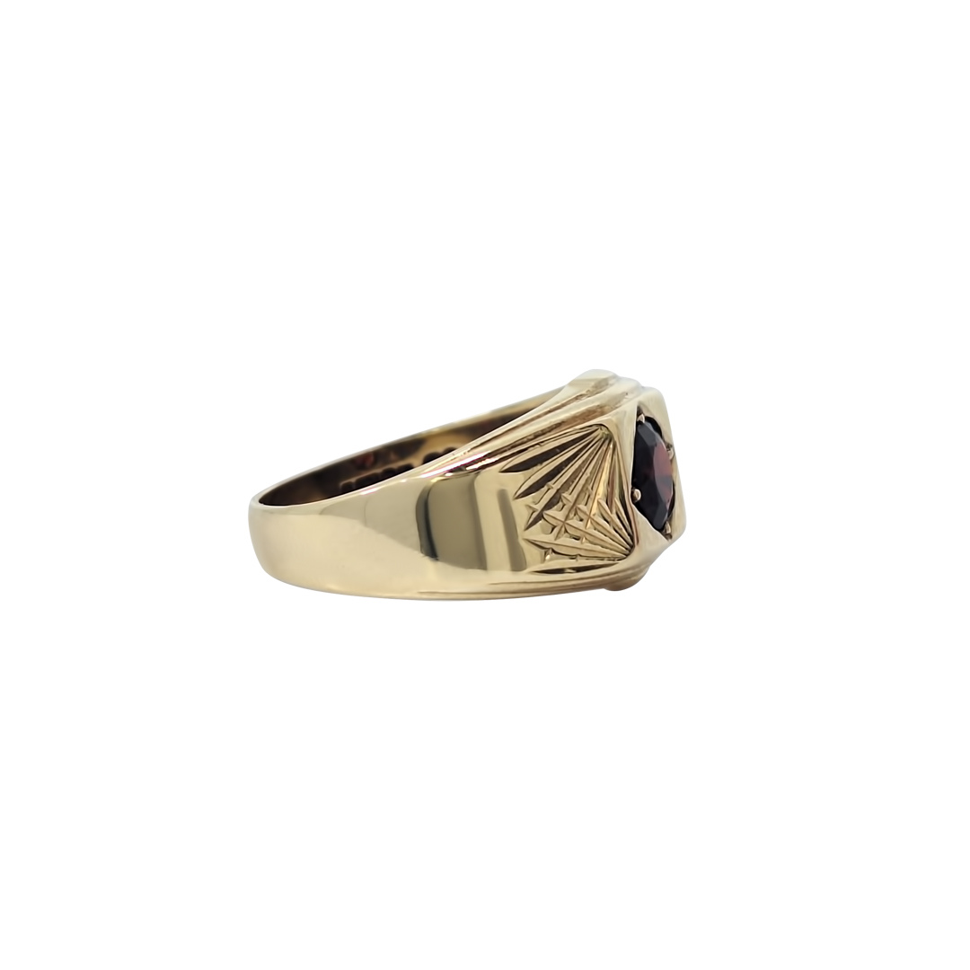 9ct Yellow Gold Garnet Signet Ring