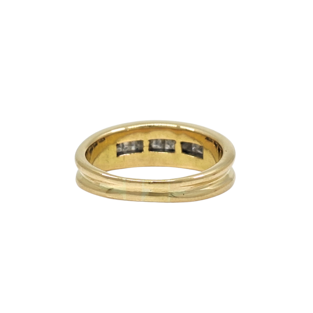 18ct Yellow Gold Fancy Diamond Band