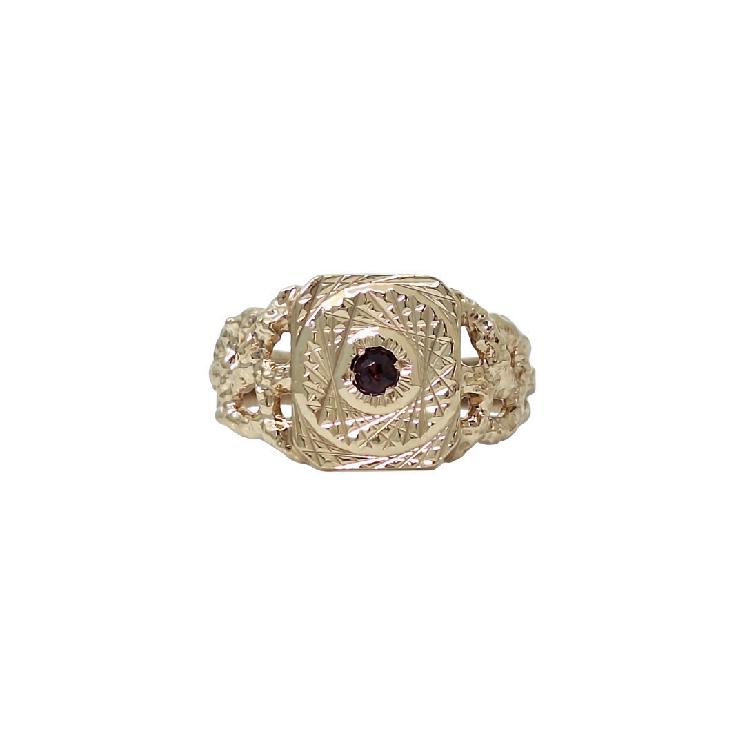 9ct Yellow Gold Garnet Signet Ring
