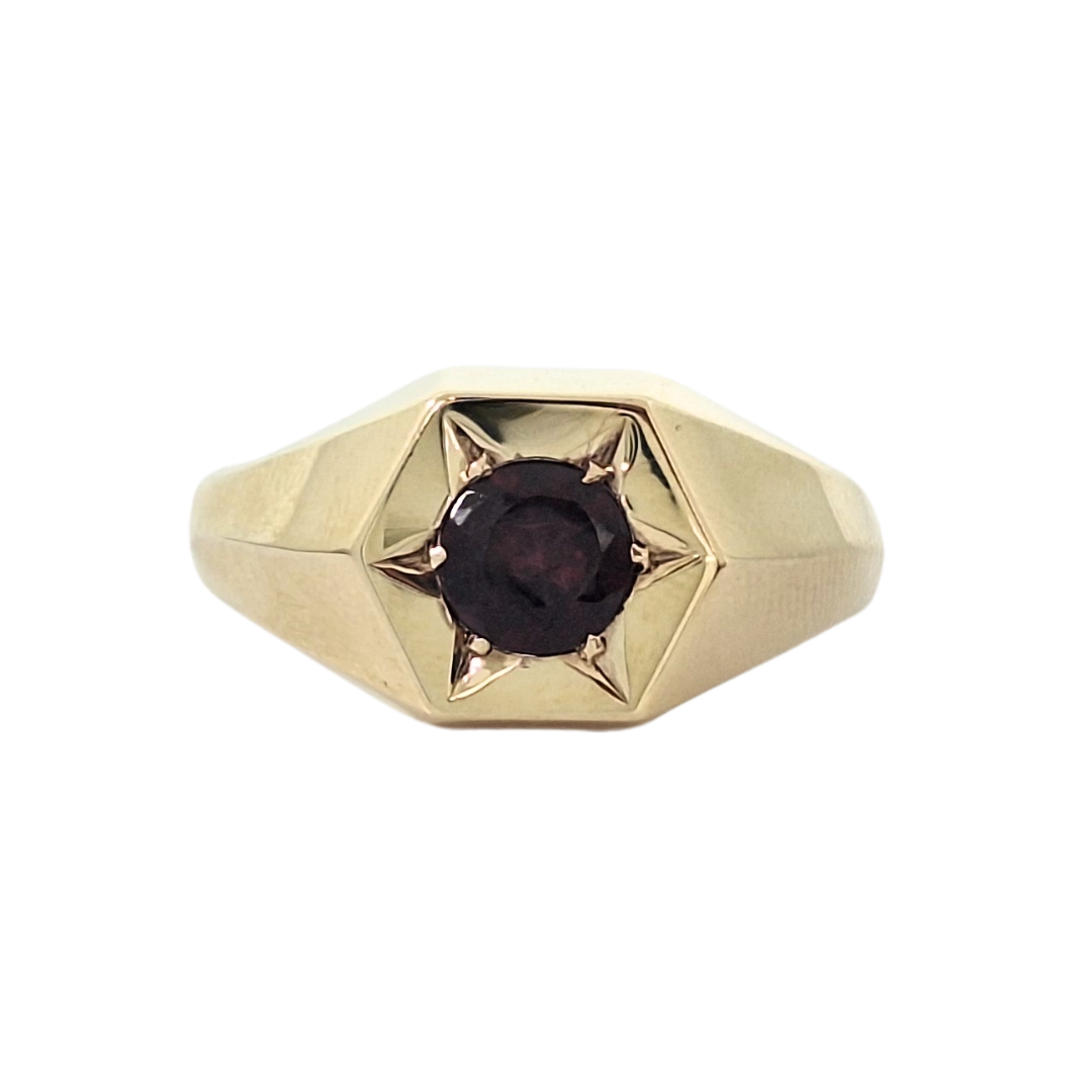 9ct Yellow Gold Garnet Signet Ring
