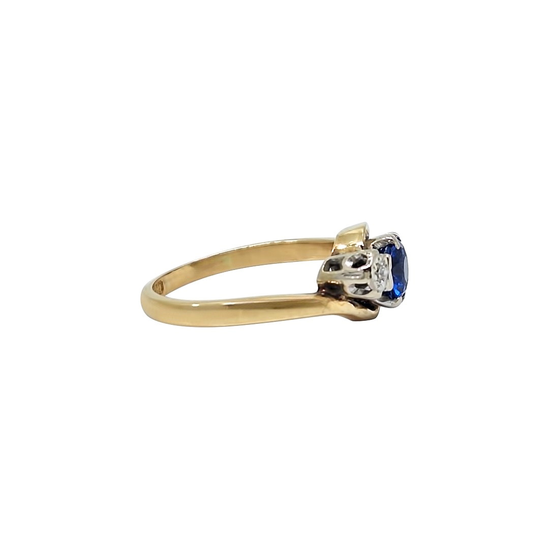 18ct Yellow Gold Created Sapphire & Diamond Ring