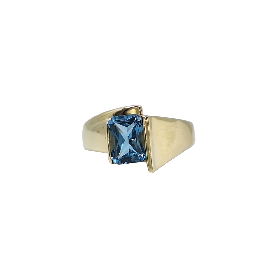 9ct Yellow Gold Topaz Ring