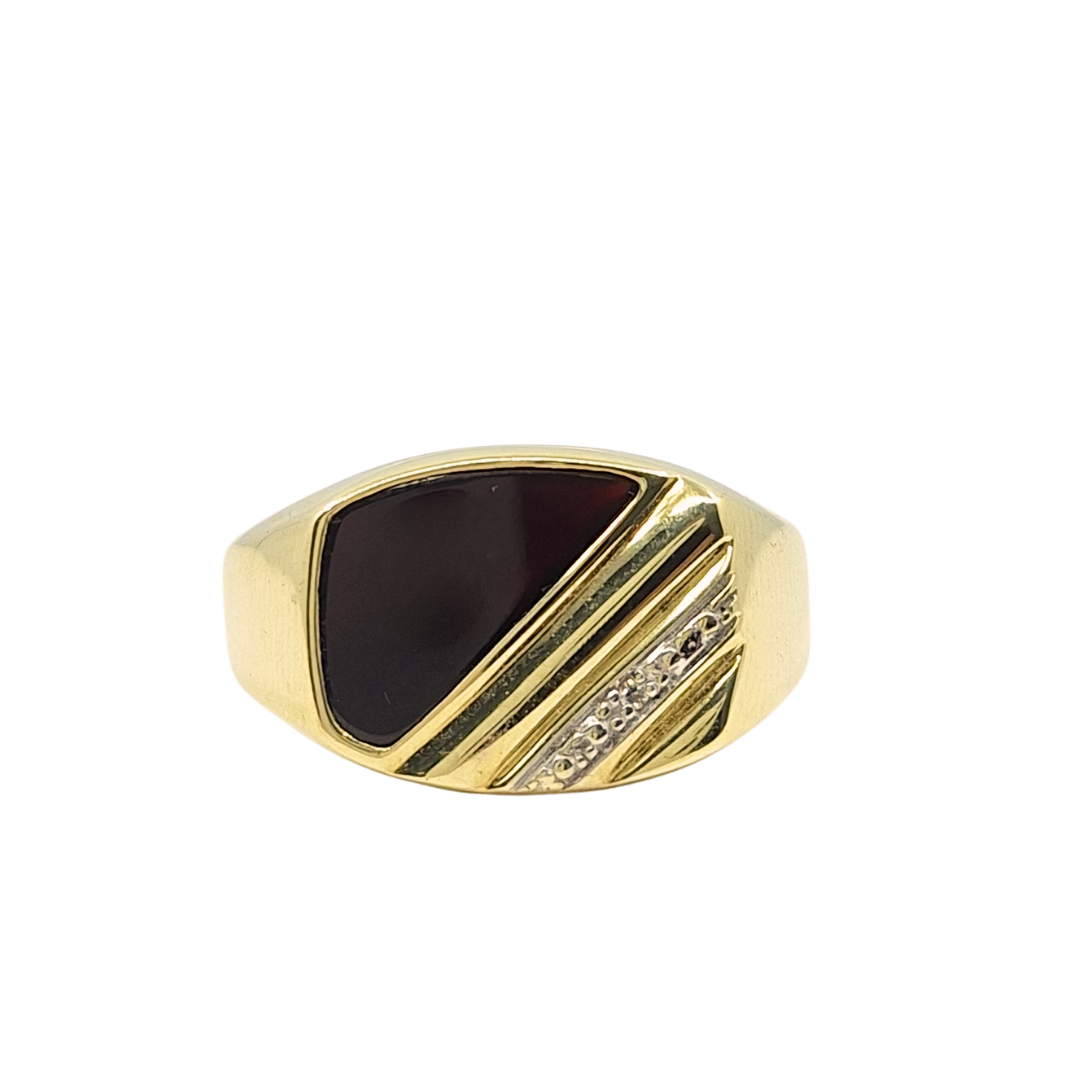 9ct Yellow Gold Diamond And Onyx Ring