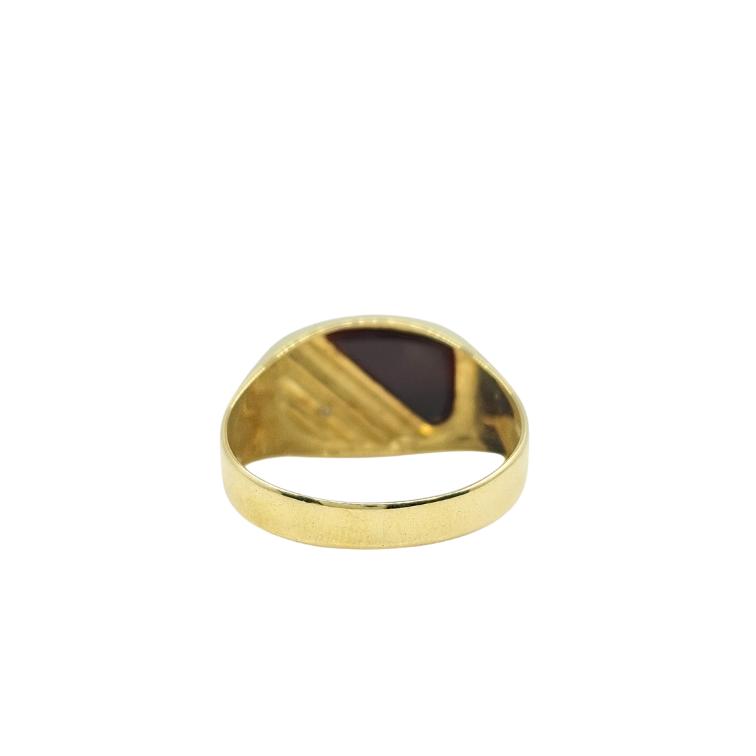 9ct Yellow Gold Diamond And Onyx Ring