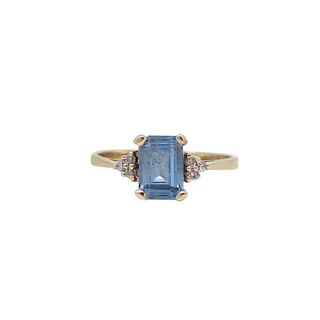9ct Yellow Gold Blue Gemstone Ring