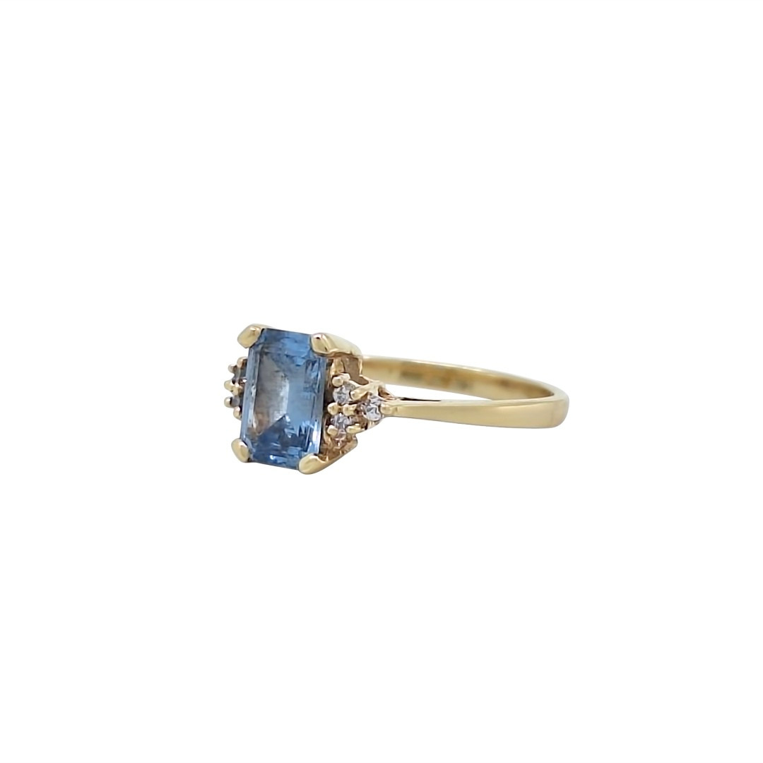 9ct Yellow Gold Blue Gemstone Ring