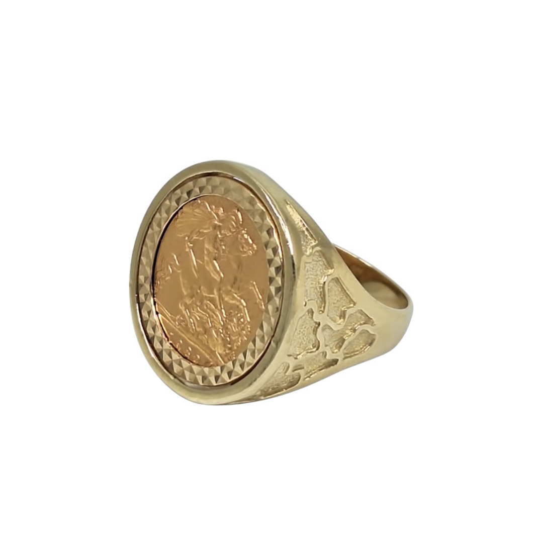 Half Sovereign Ring 1982