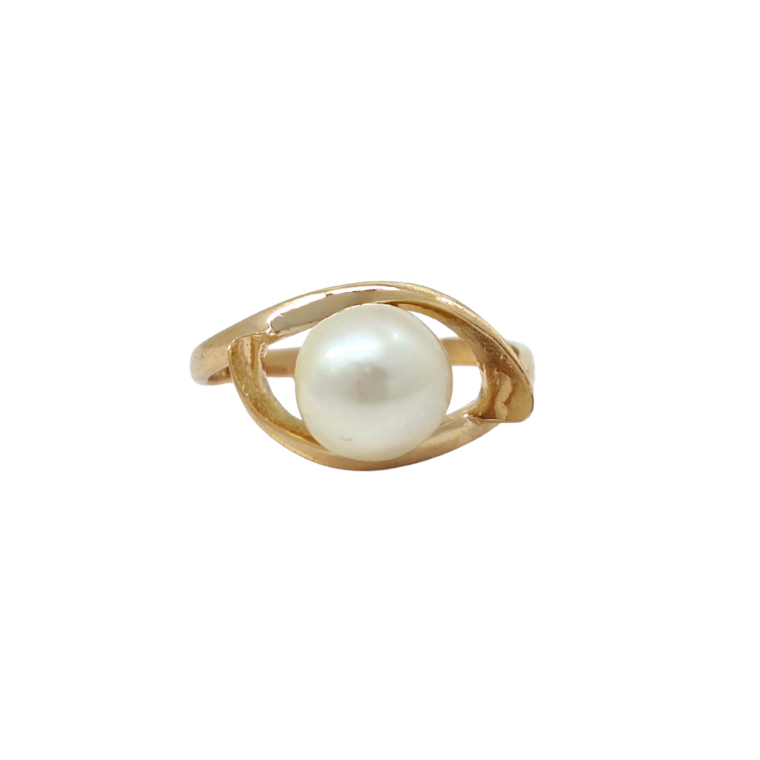18ct Yellow Gold Pearl Ring