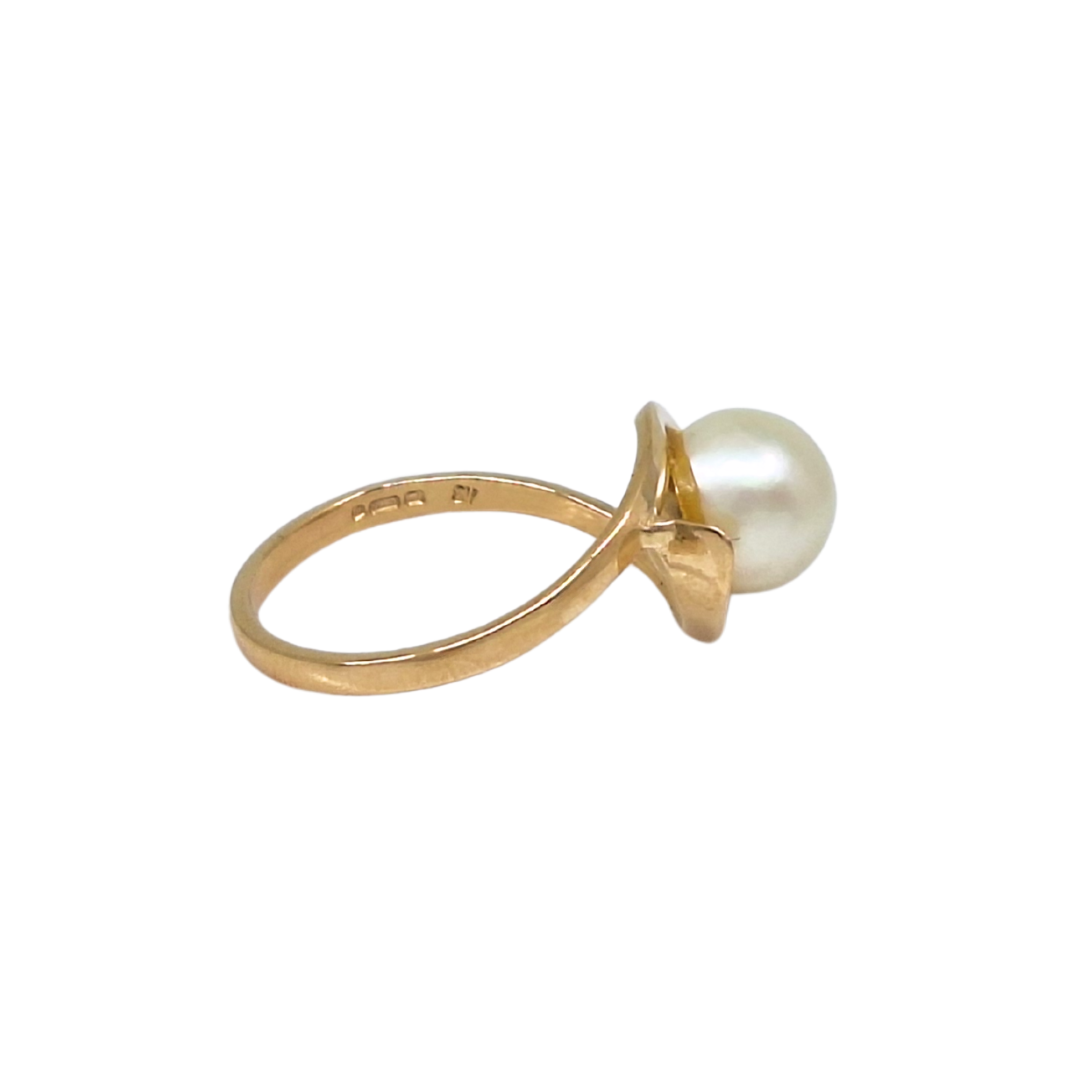 18ct Yellow Gold Pearl Ring