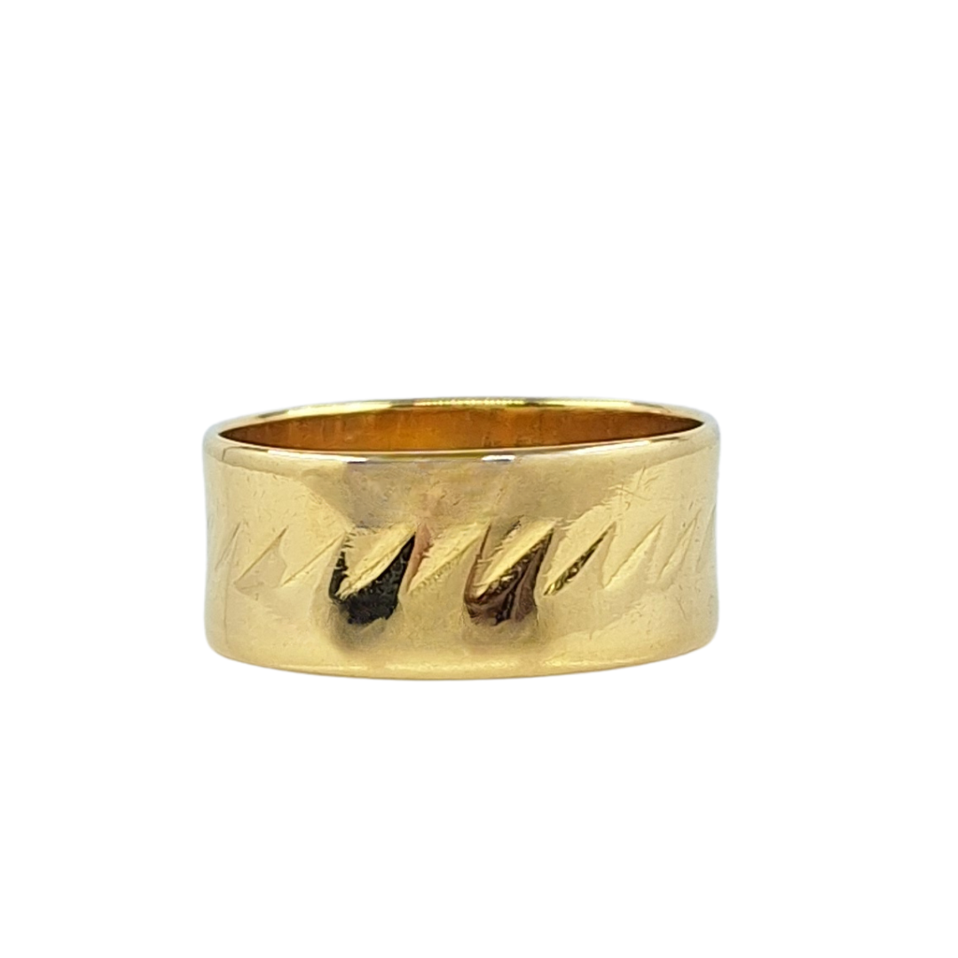 18ct Yellow Gold Patterned Wedding Band 8.4mm
