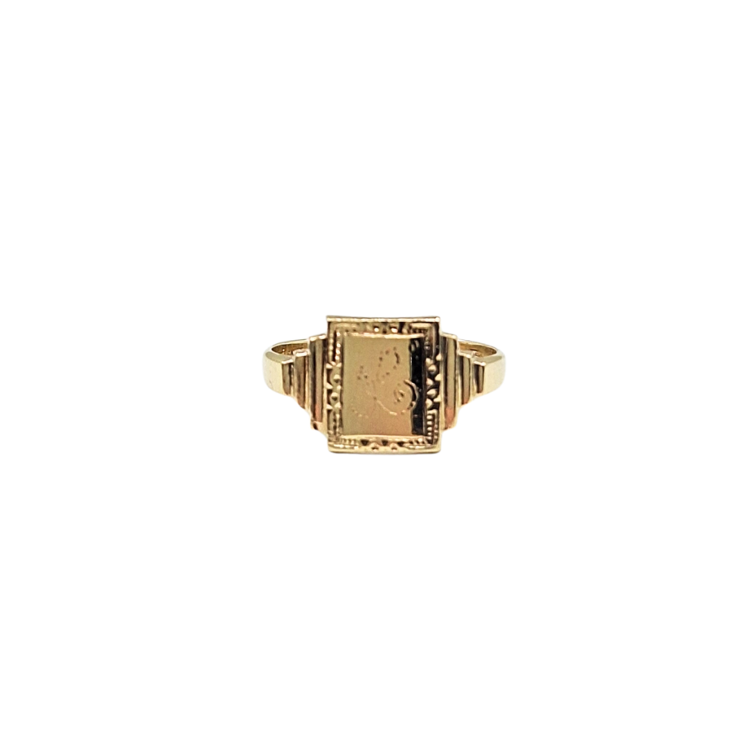 9ct Yellow Gold L Engraved Baby Signet Ring