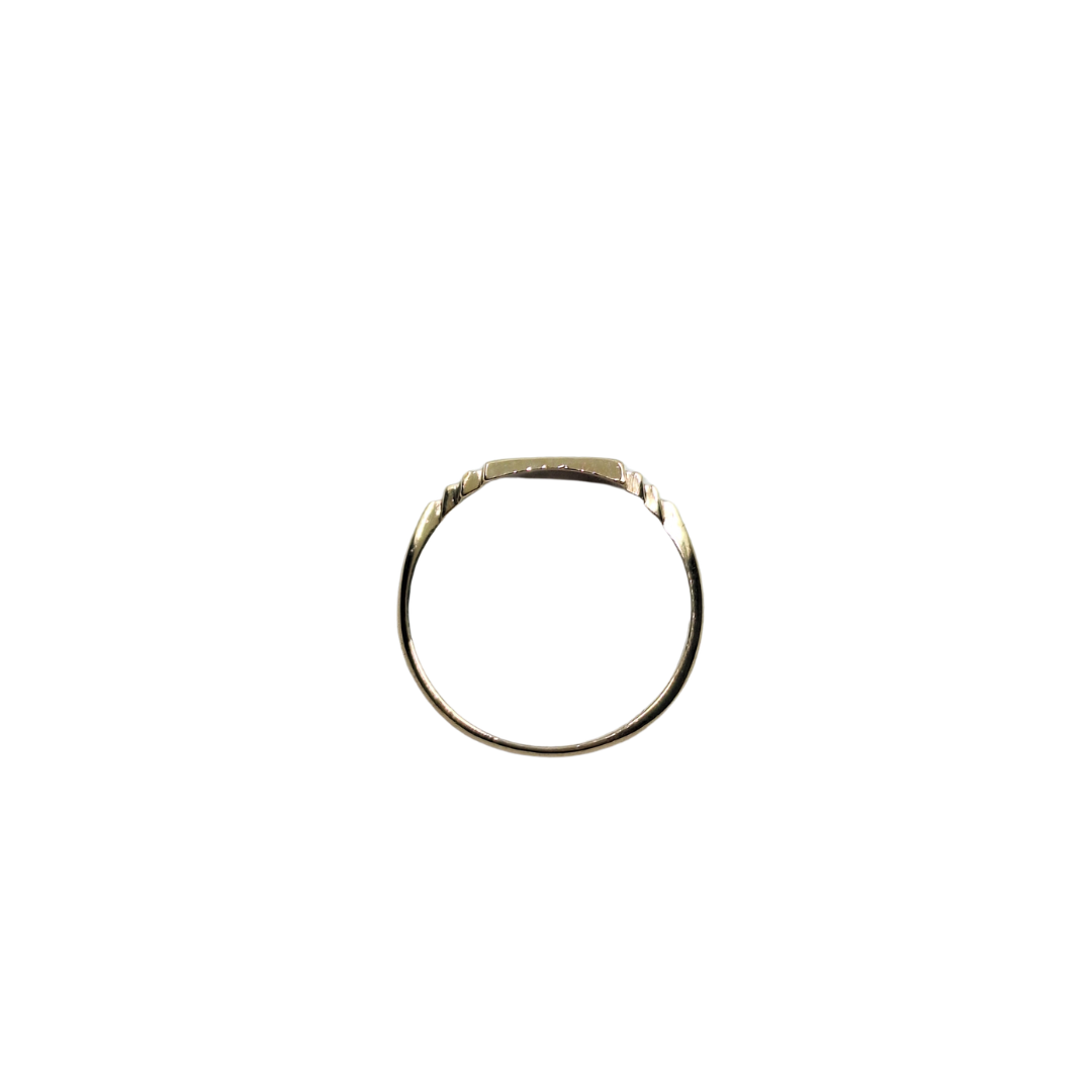 9ct Yellow Gold L Engraved Baby Signet Ring