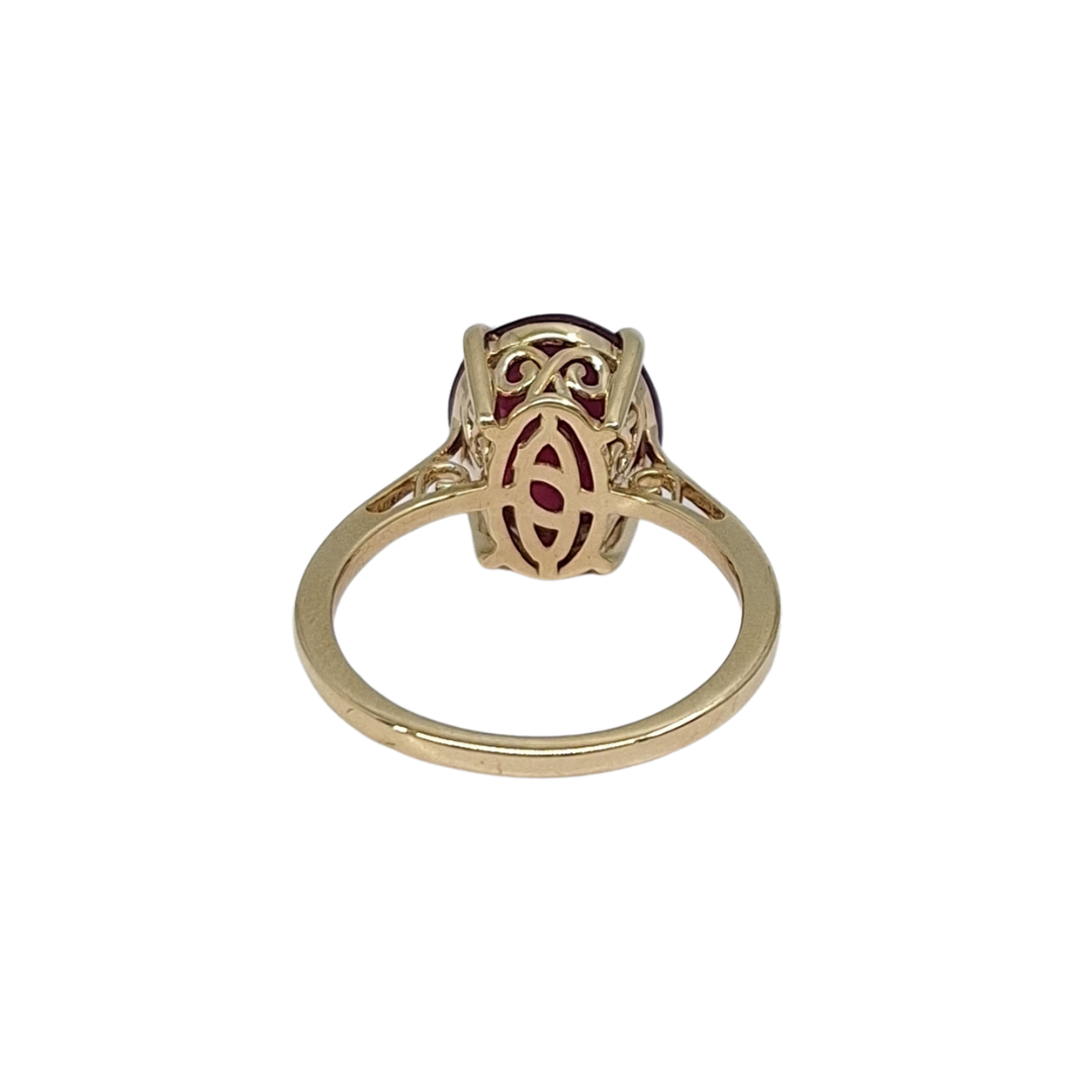 9ct Yellow Gold Red Stone Ring