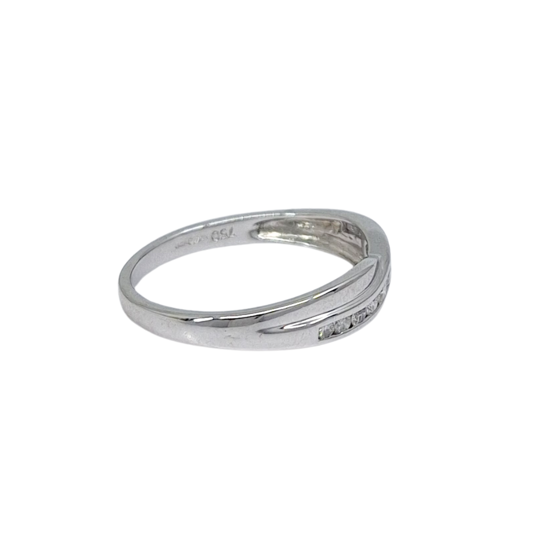 18ct White Gold Diamond CrossOver Ring 0.20ct