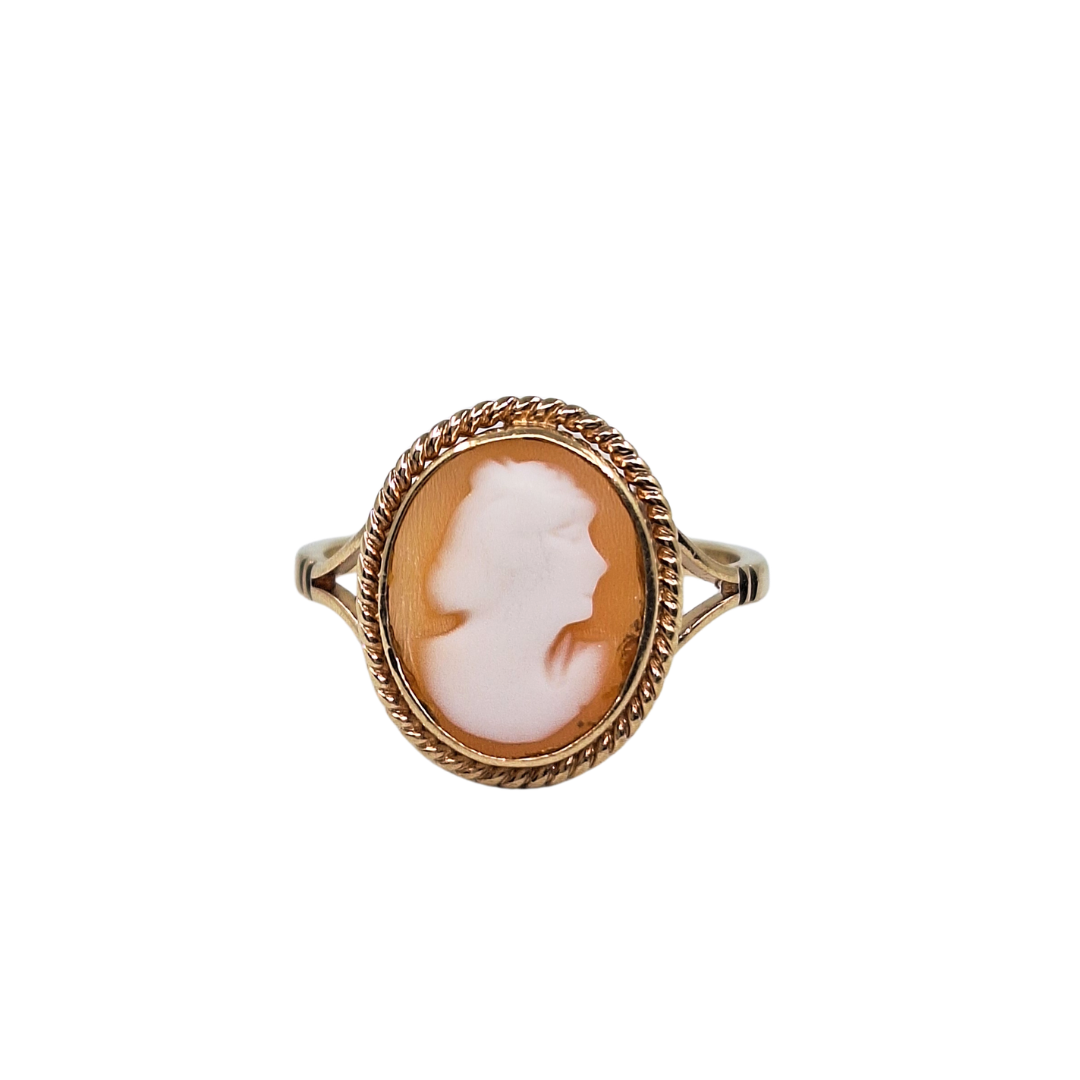 9ct Yellow Gold Cameo Ring