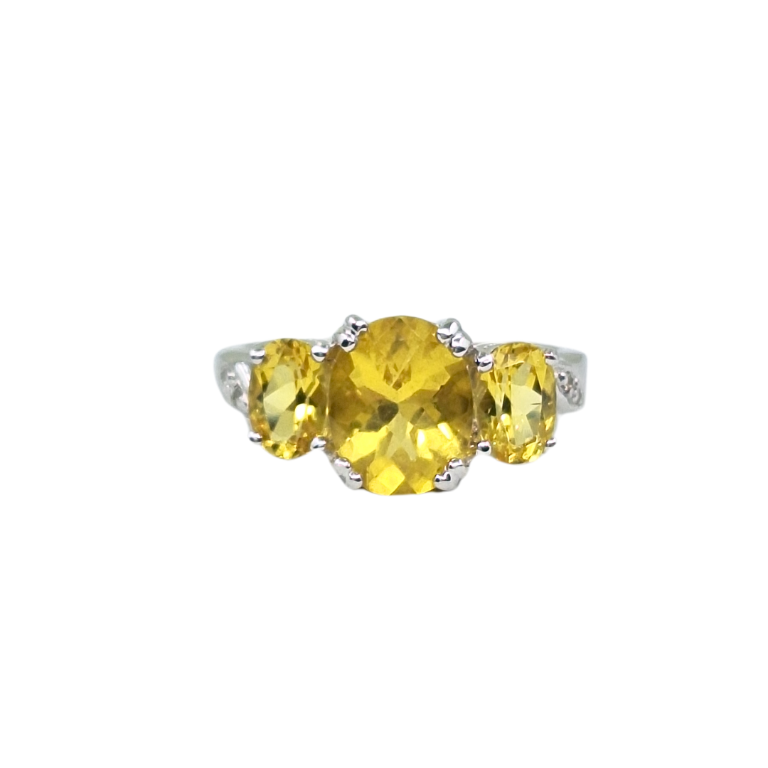 9ct White Gold Yellow Beryl 3 Stone Ring