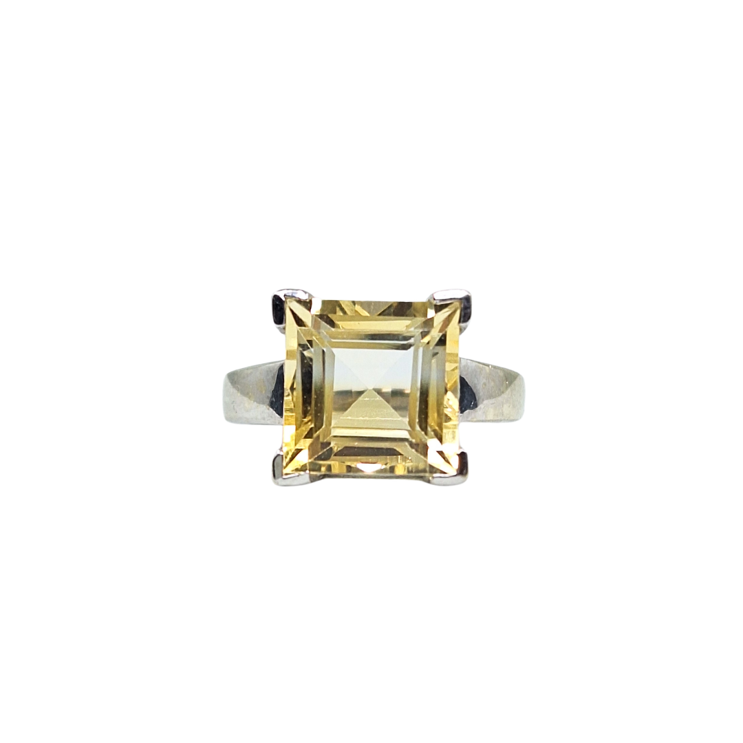 9ct White Gold Bi-Colour Citrine Solitaire Ring