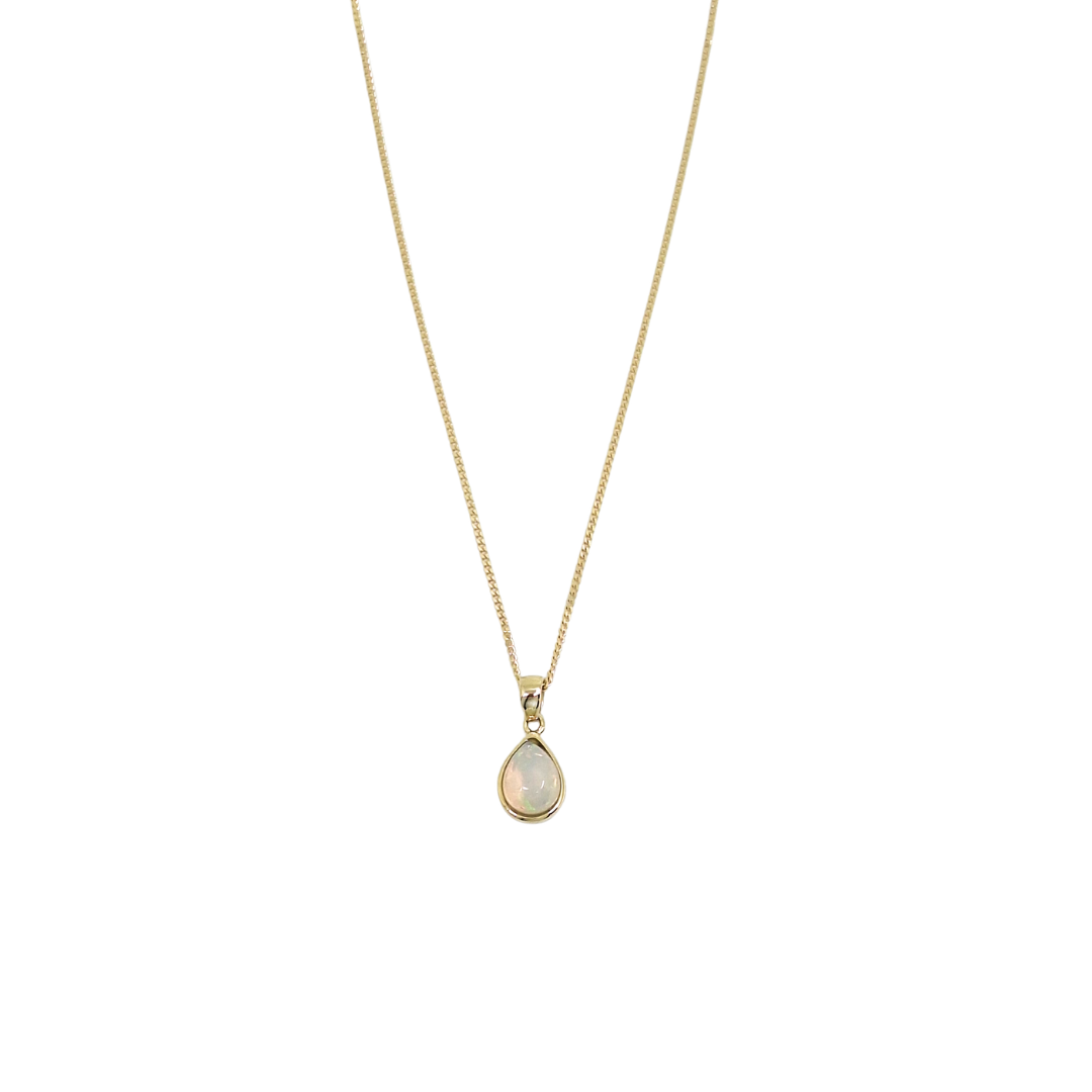 9ct Yellow Gold Opal Pendant & Chain 16-18"