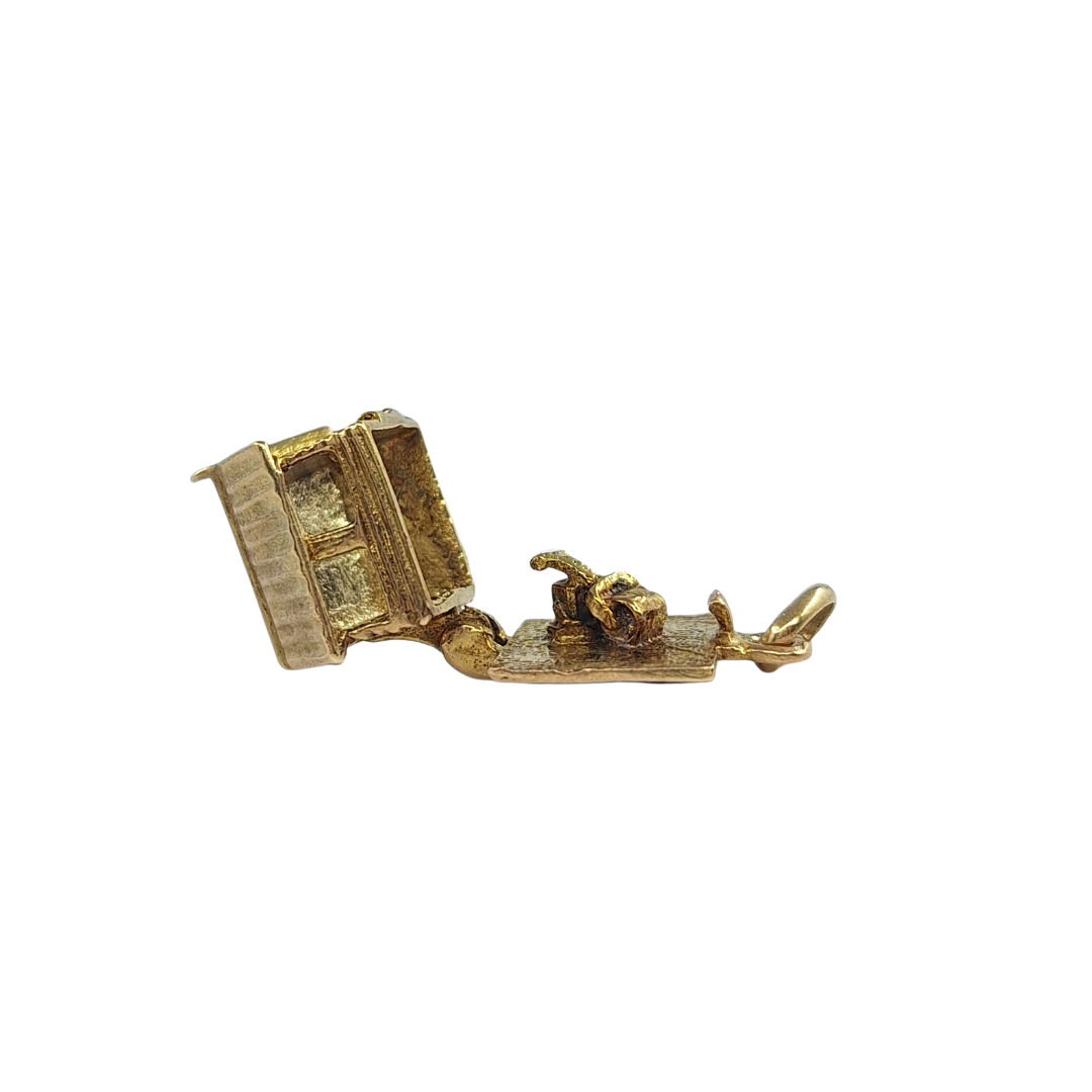 9ct Yellow Gold Shed Charm