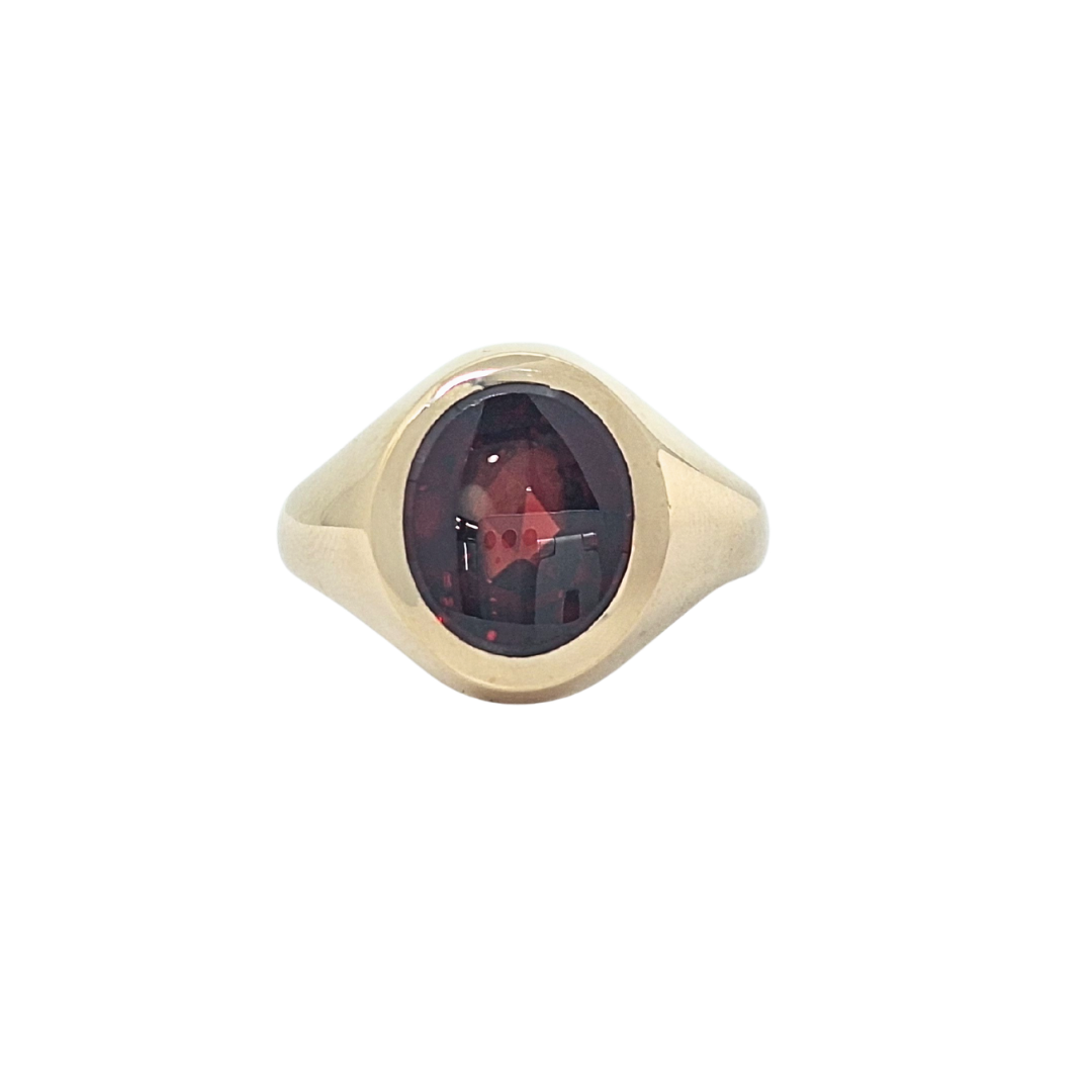 9ct Yellow Gold Red Stone Signet Ring