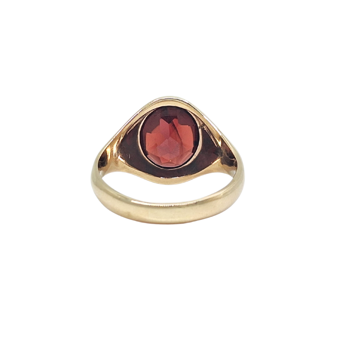 9ct Yellow Gold Red Stone Signet Ring