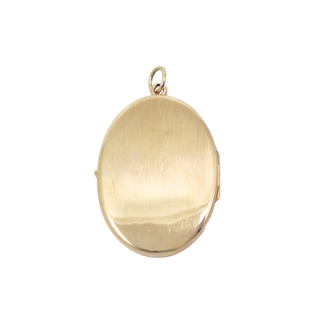 9ct Yellow Gold Engraved Oval Locket