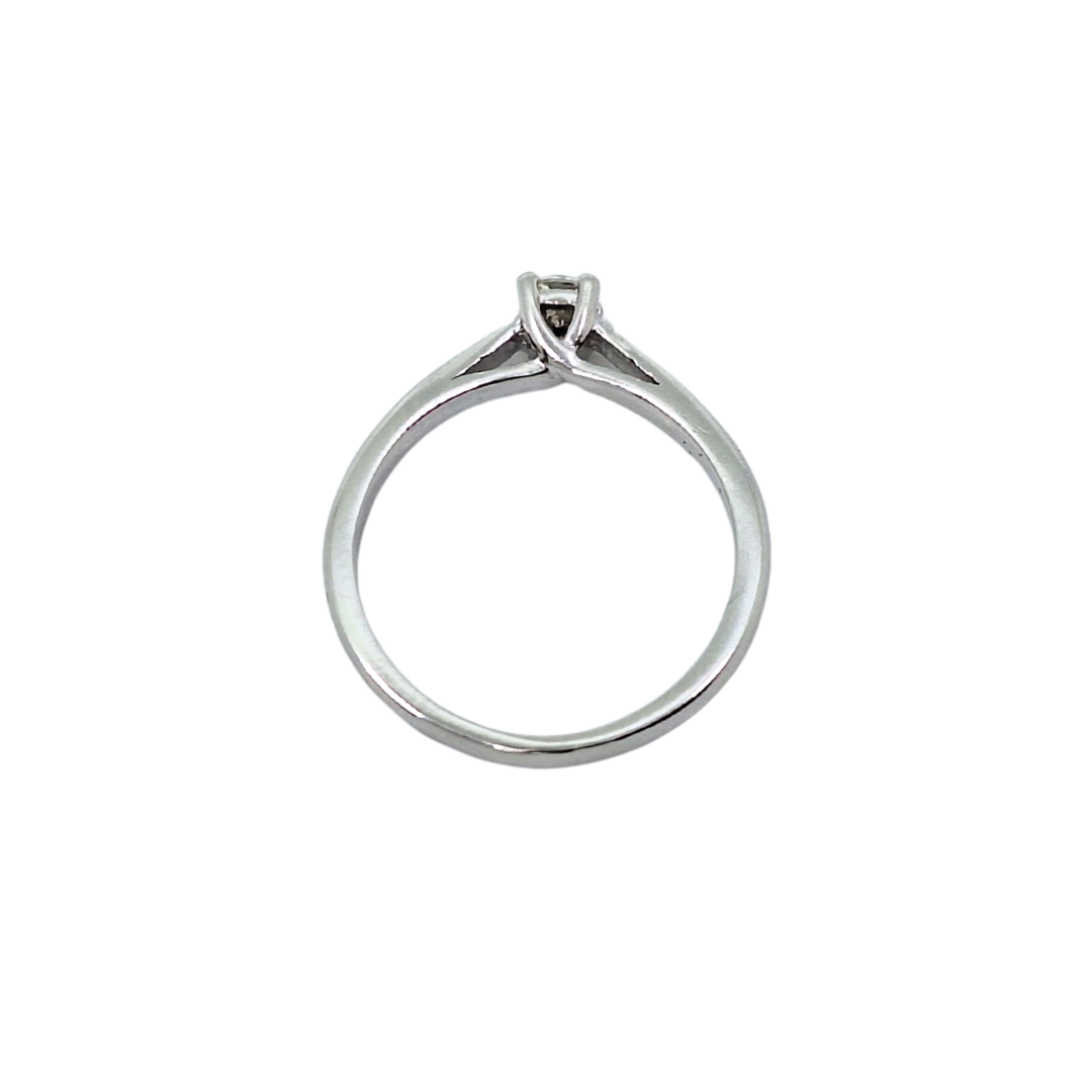18ct White Gold Diamond Solitaire Ring