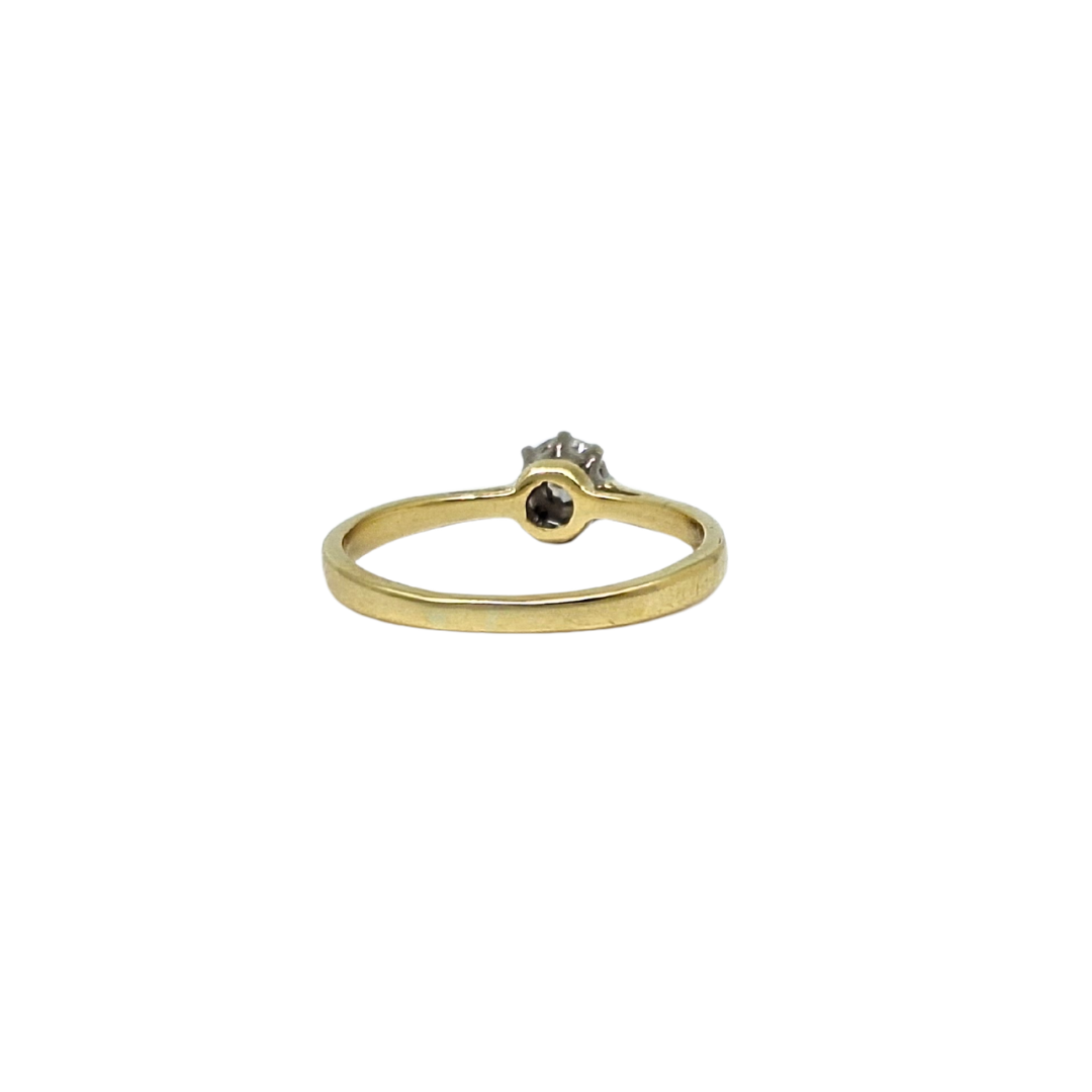 18ct Yellow Gold Diamond Illusion Set Solitaire Ring