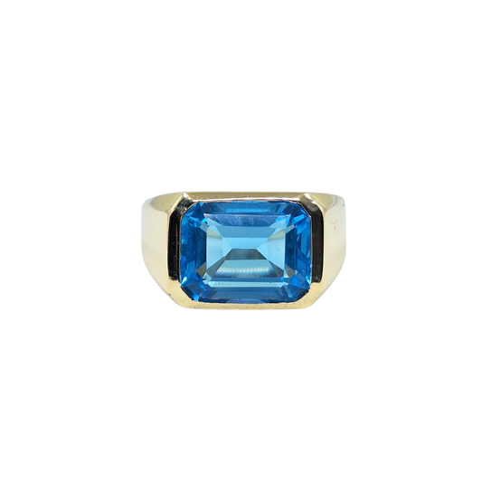 9ct Yellow Gold Blue Topaz Solitaire Ring