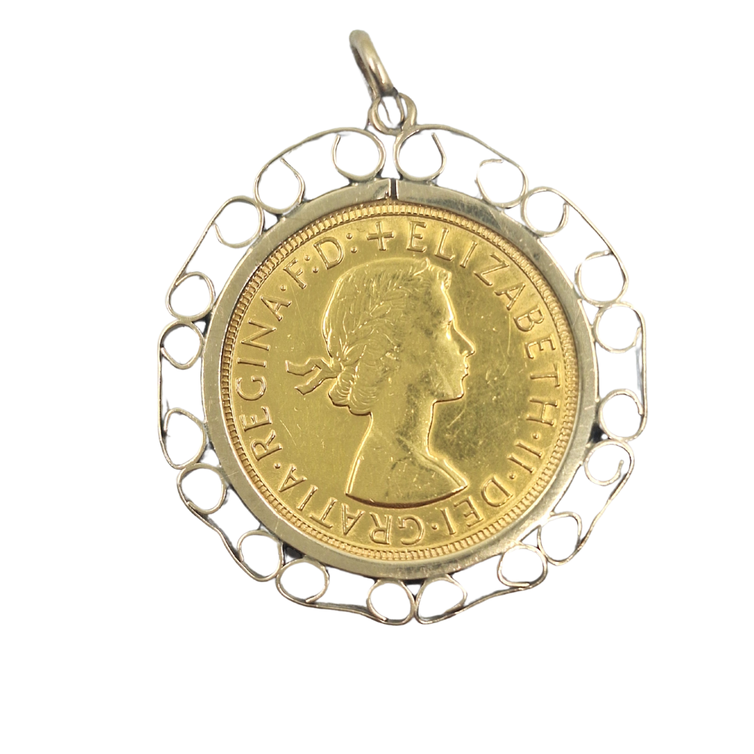 9ct Yellow Gold Full Sovereign Pendant 1966