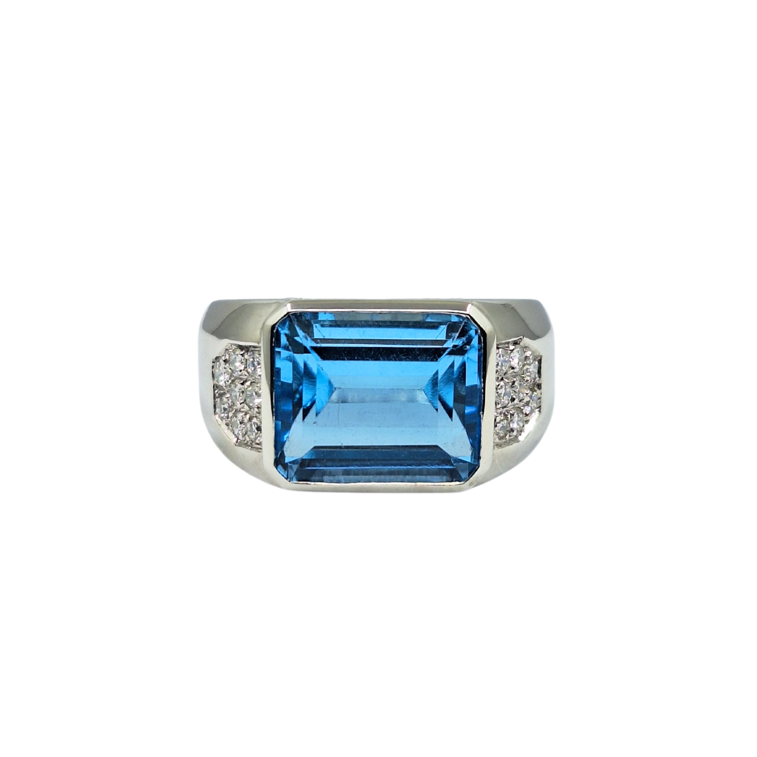 18ct White Gold Blue Topaz & Diamond Ring