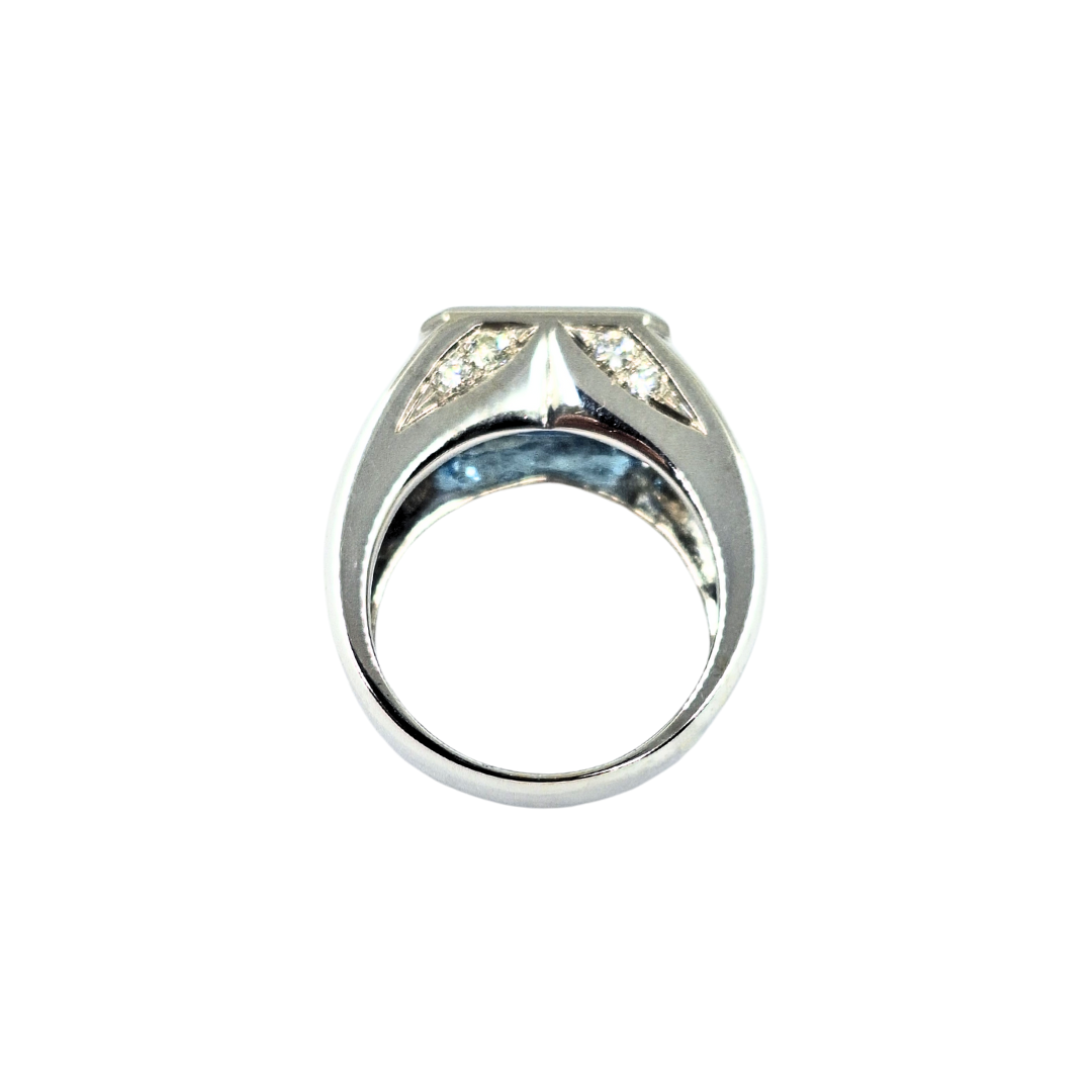 18ct White Gold Blue Topaz & Diamond Ring