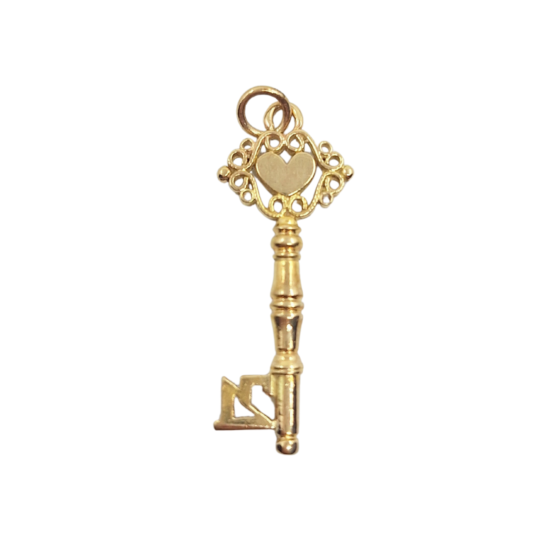 9ct Yellow Gold 21 Key Pendant