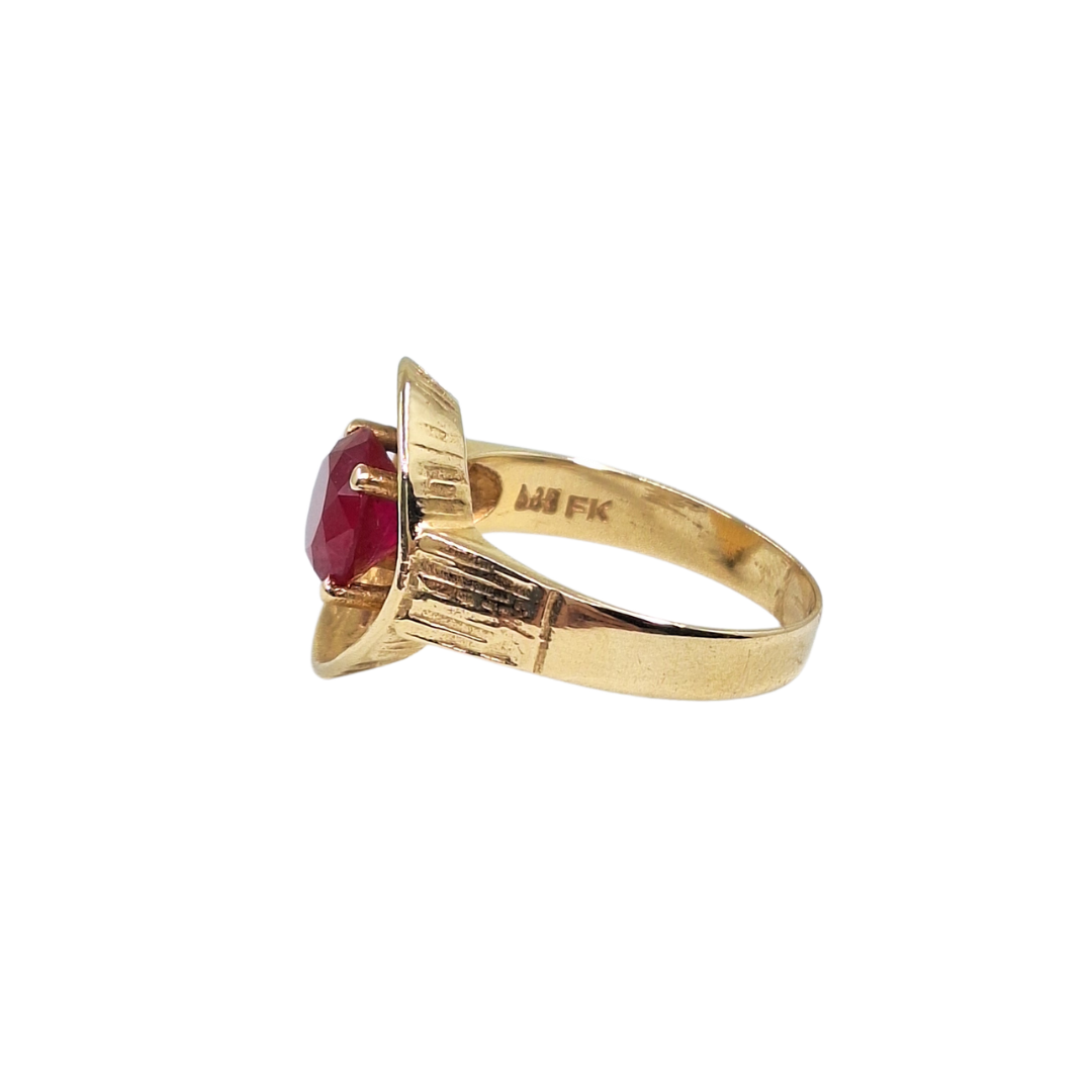 14ct Yellow Gold Red Cubic Zirconia Ring