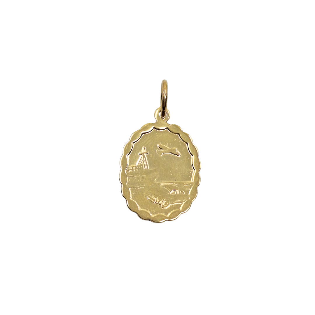 9ct Yellow Gold Oval St Christopher Pendant