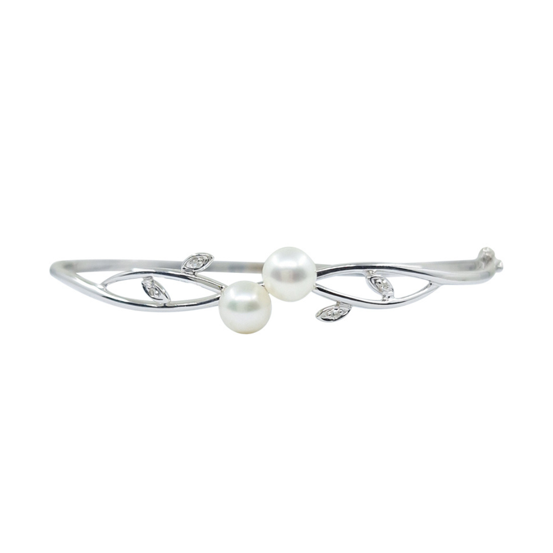 9ct White Gold Pearl Bangle